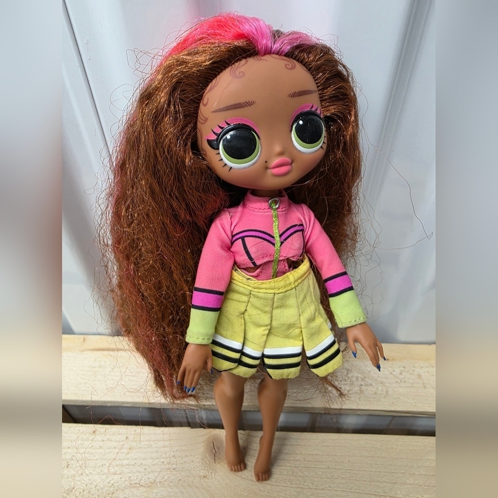L.O.L SURPRISE O.M.G doll Coral Waves